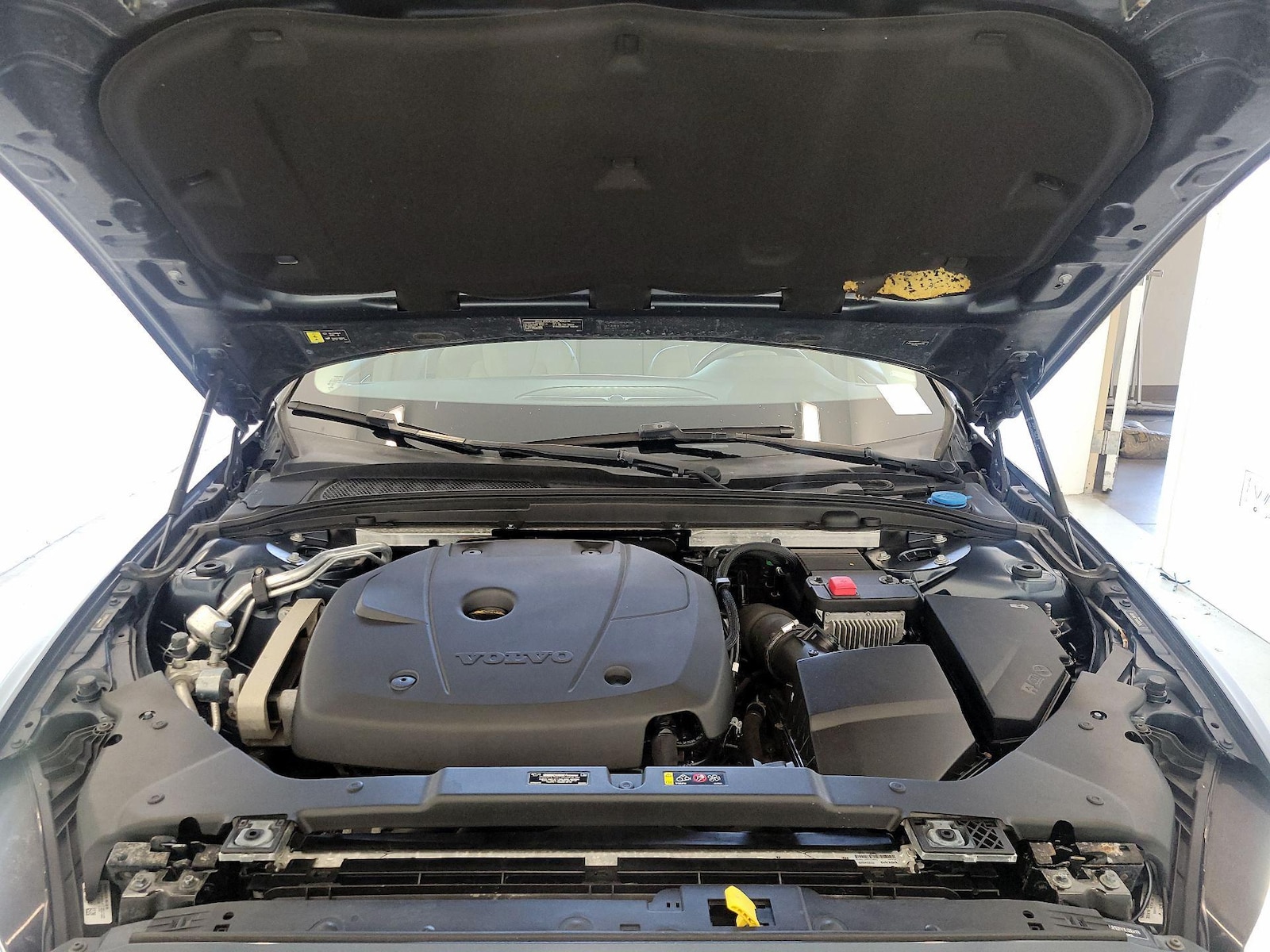 2020 Volvo S60 Momentum - Photo 23
