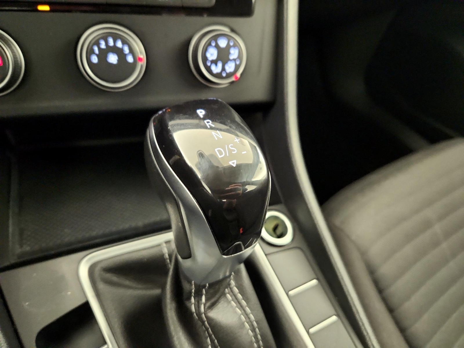 2024 Volkswagen Jetta S - Photo 18