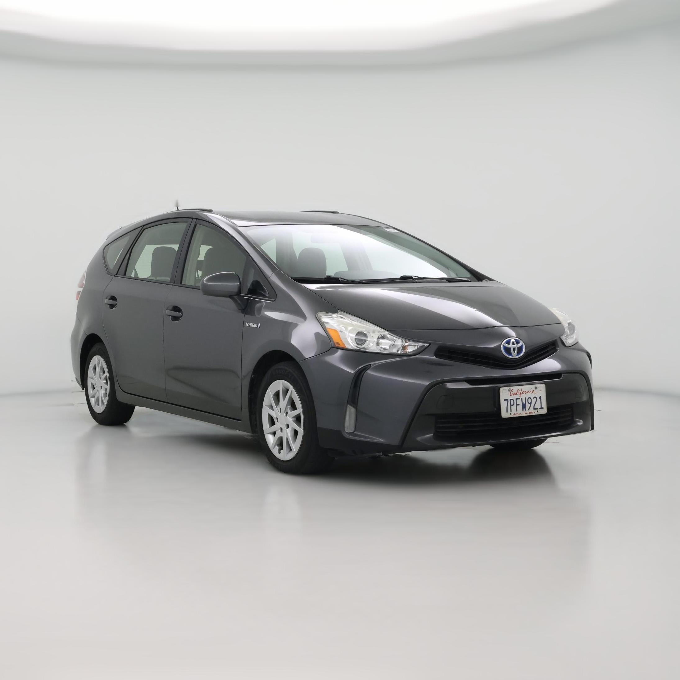 Thumbnail: 2016 Toyota Prius v - 1