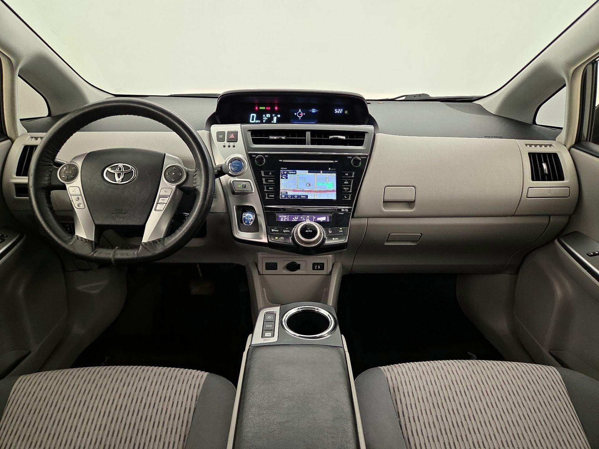 Thumbnail: 2016 Toyota Prius v - 9