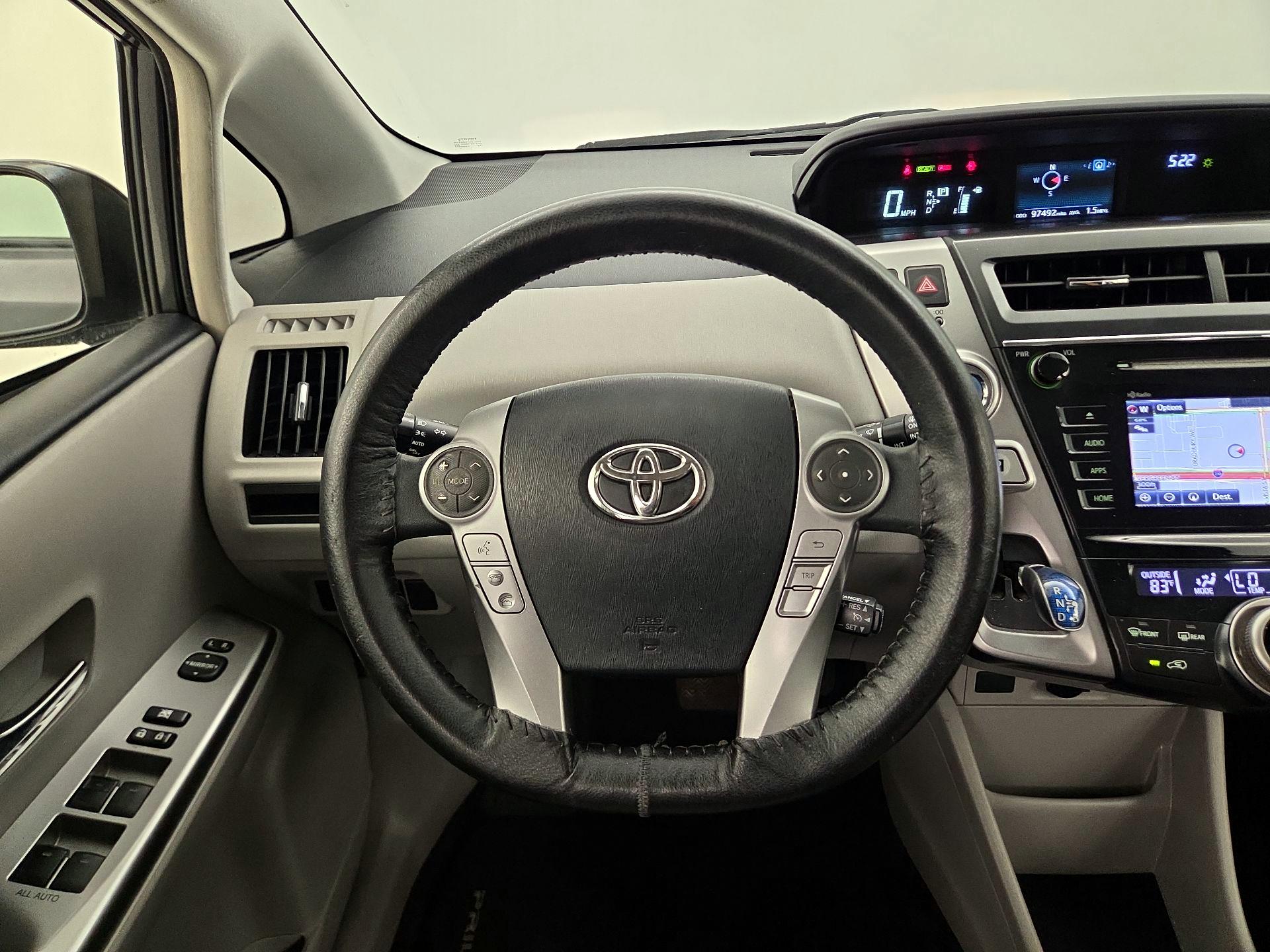 Thumbnail: 2016 Toyota Prius v - 10