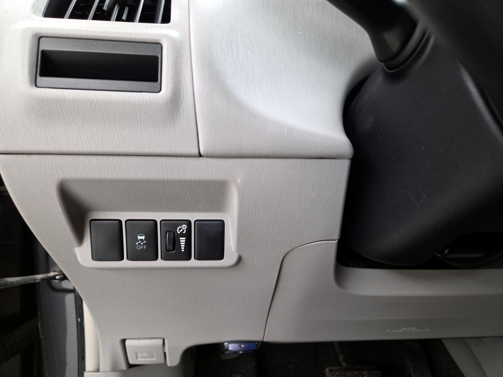 Thumbnail: 2016 Toyota Prius v - 13