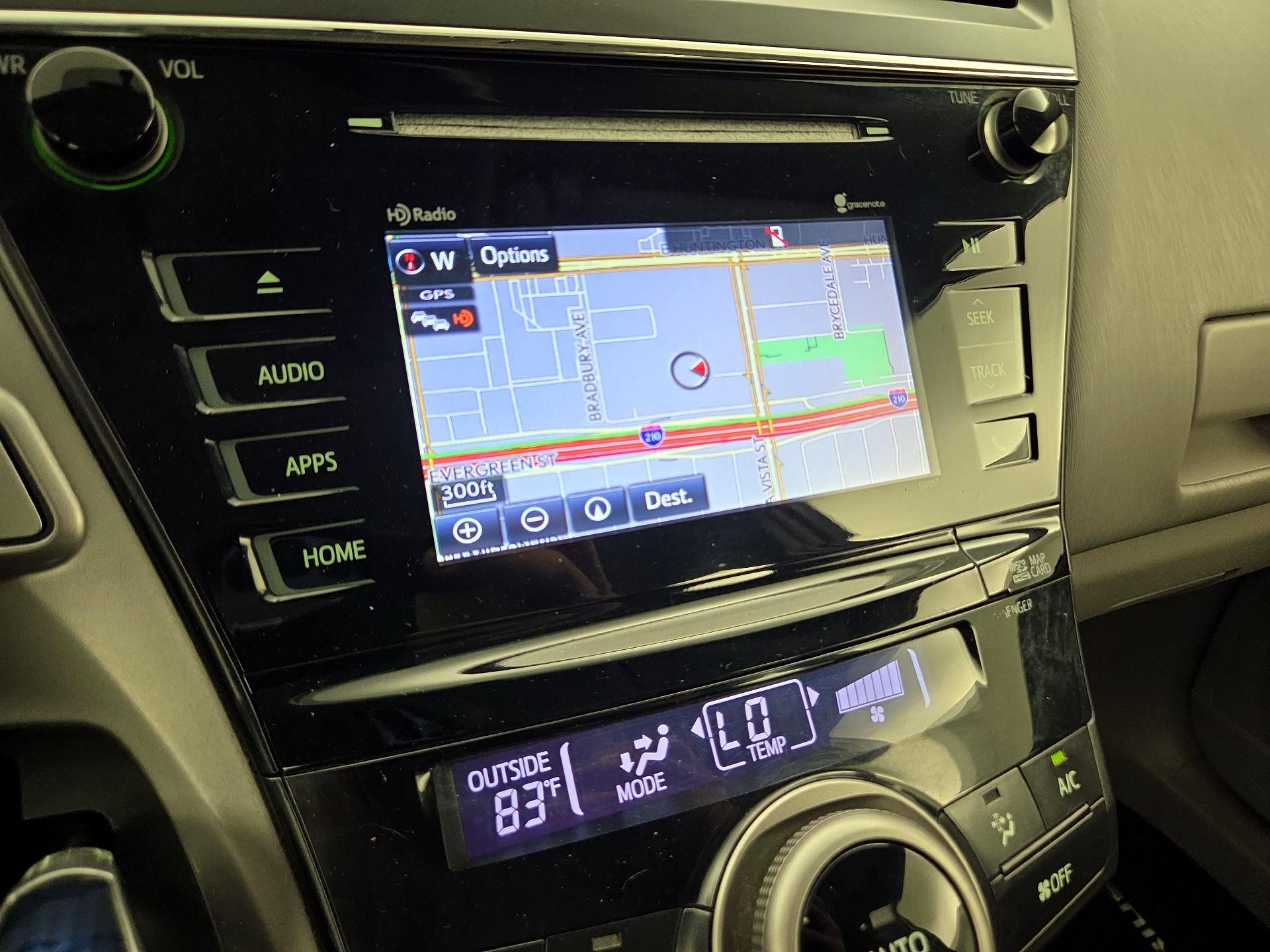 Thumbnail: 2016 Toyota Prius v - 14