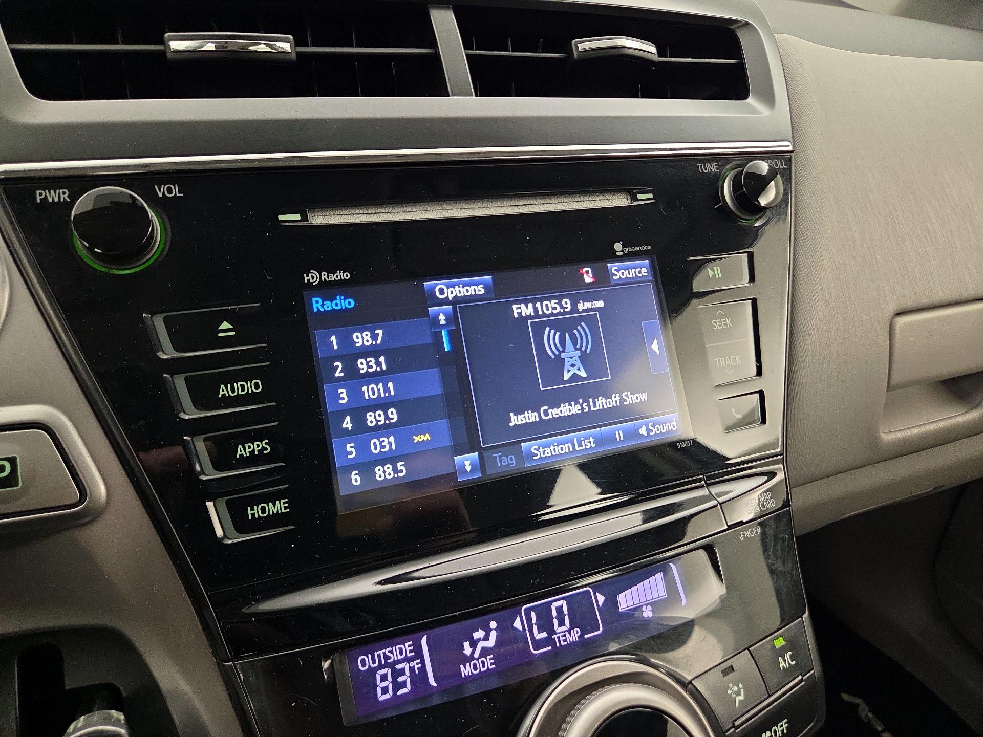 Thumbnail: 2016 Toyota Prius v - 16