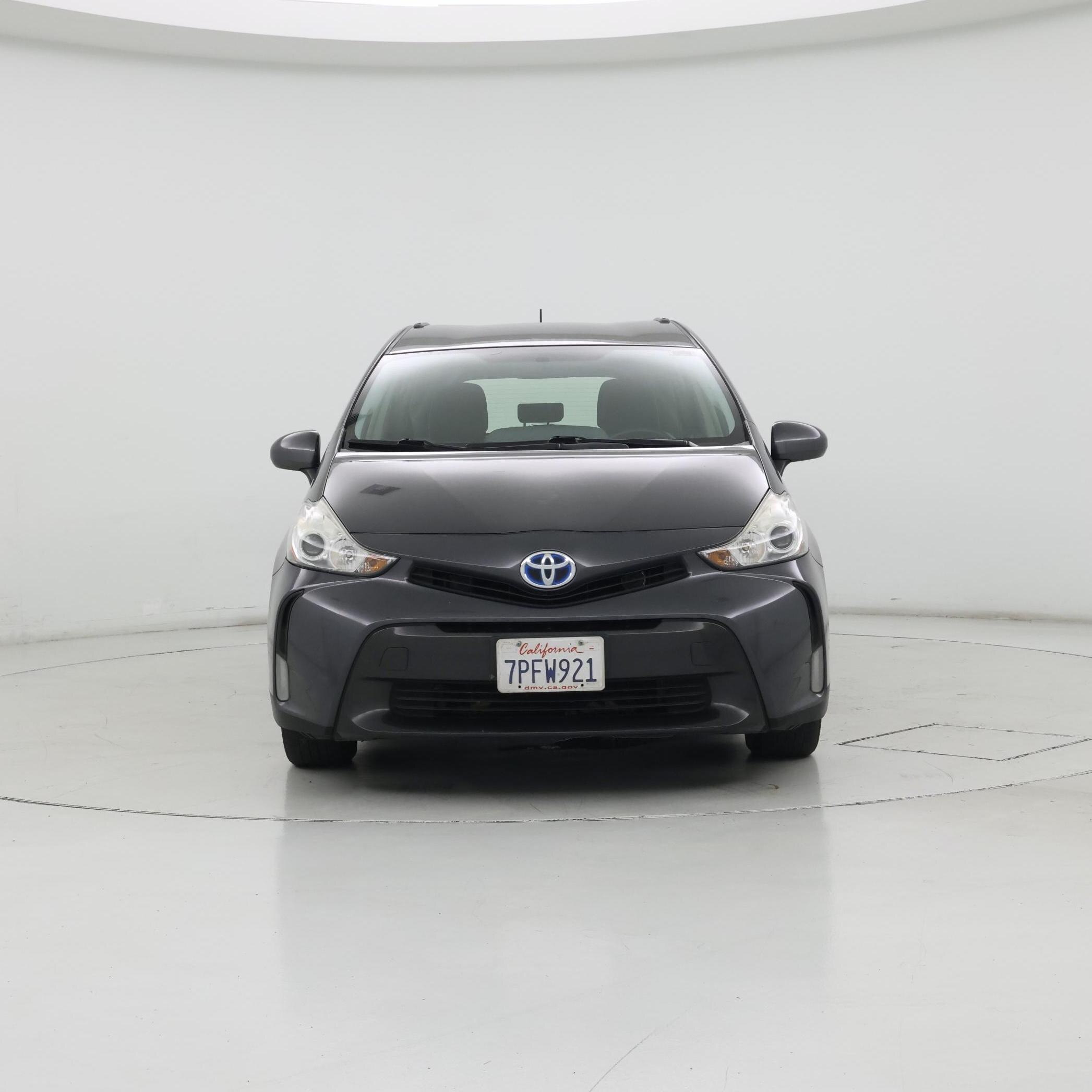 Thumbnail: 2016 Toyota Prius v - 5
