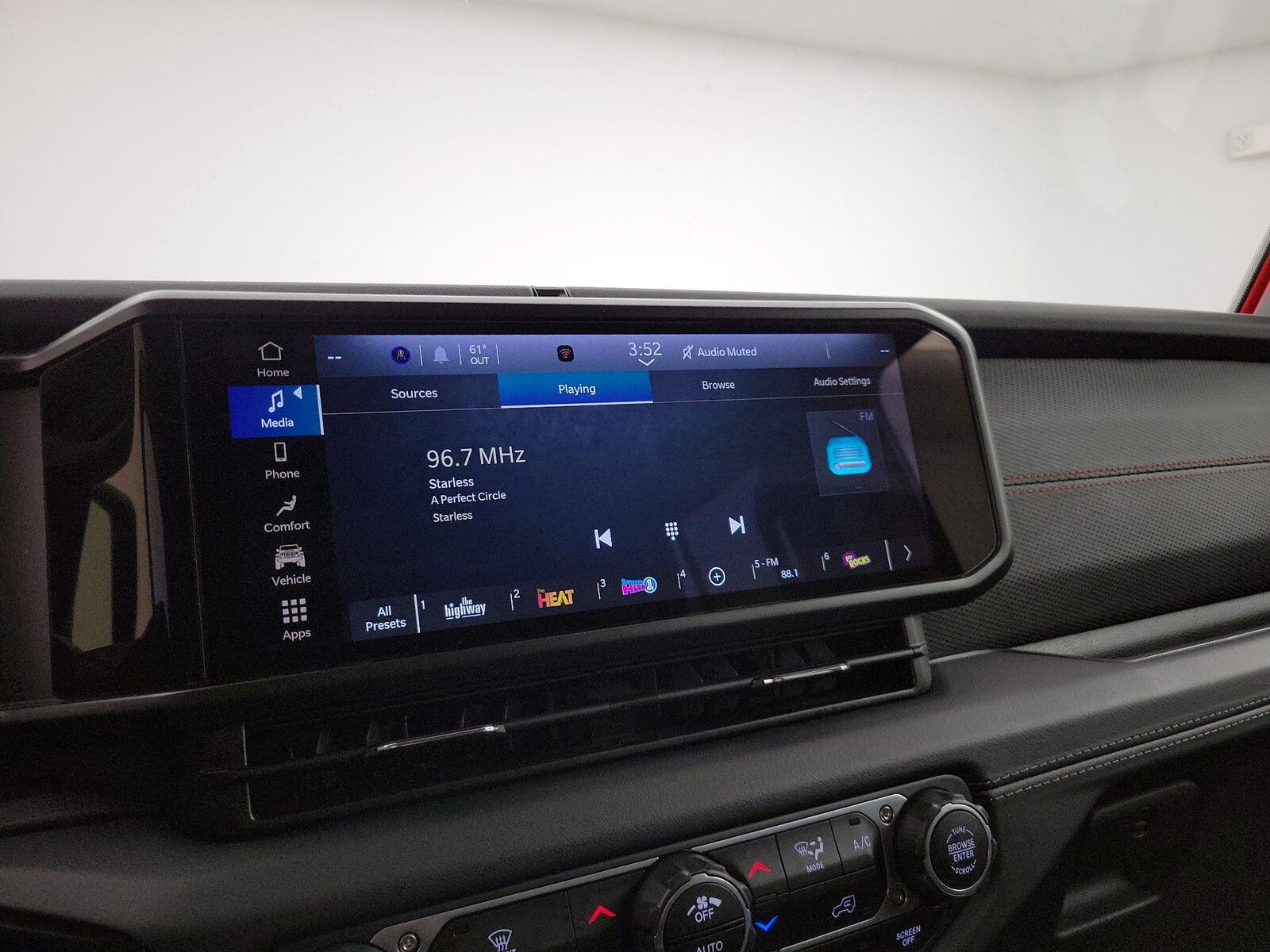 2025 Jeep Wrangler 4-Door Rubicon - Photo 16