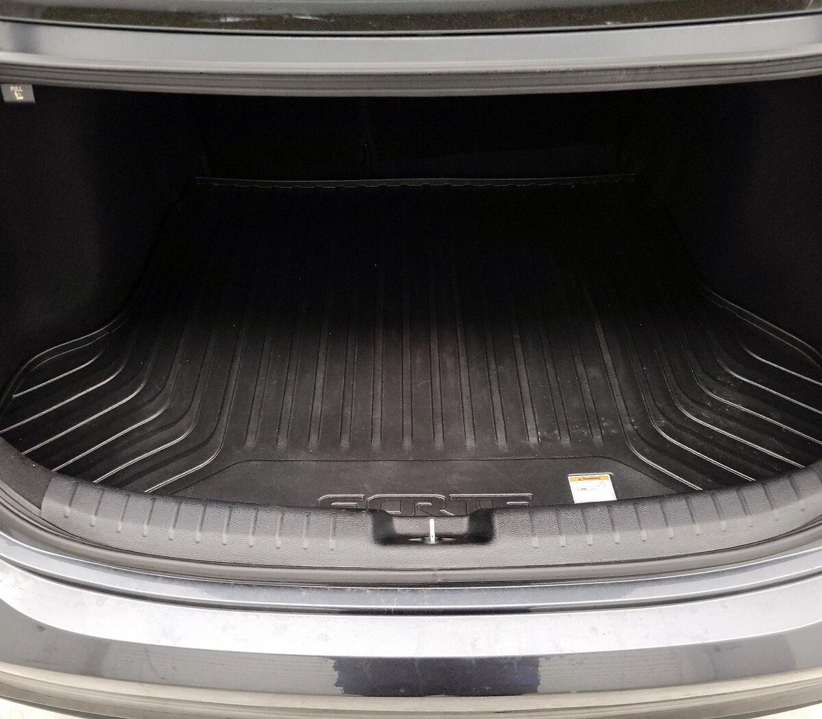 Trunk/Cargo (Seats Up)