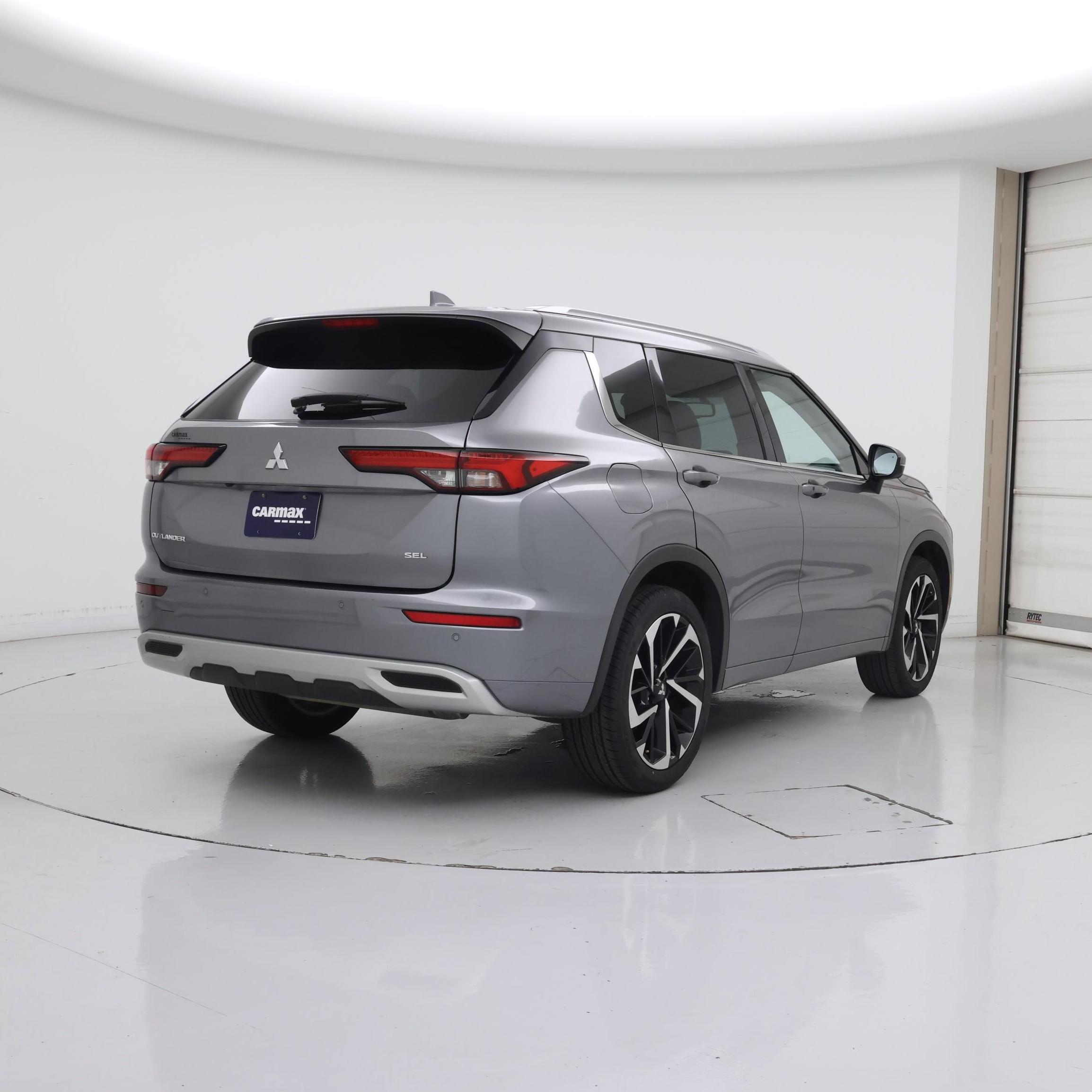 Thumbnail: 2023 Mitsubishi Outlander - 8