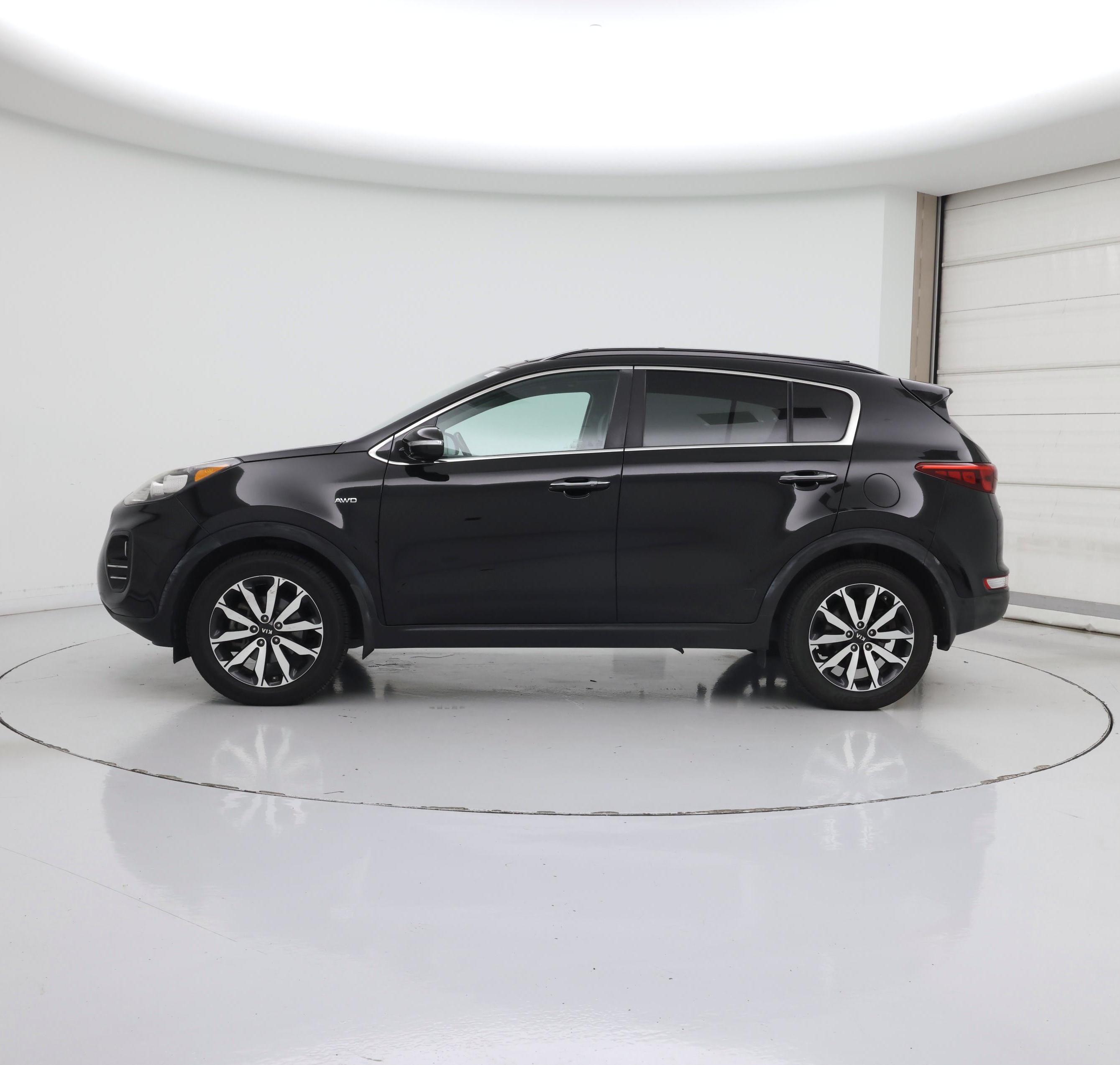 Thumbnail: 2019 Kia Sportage - 3