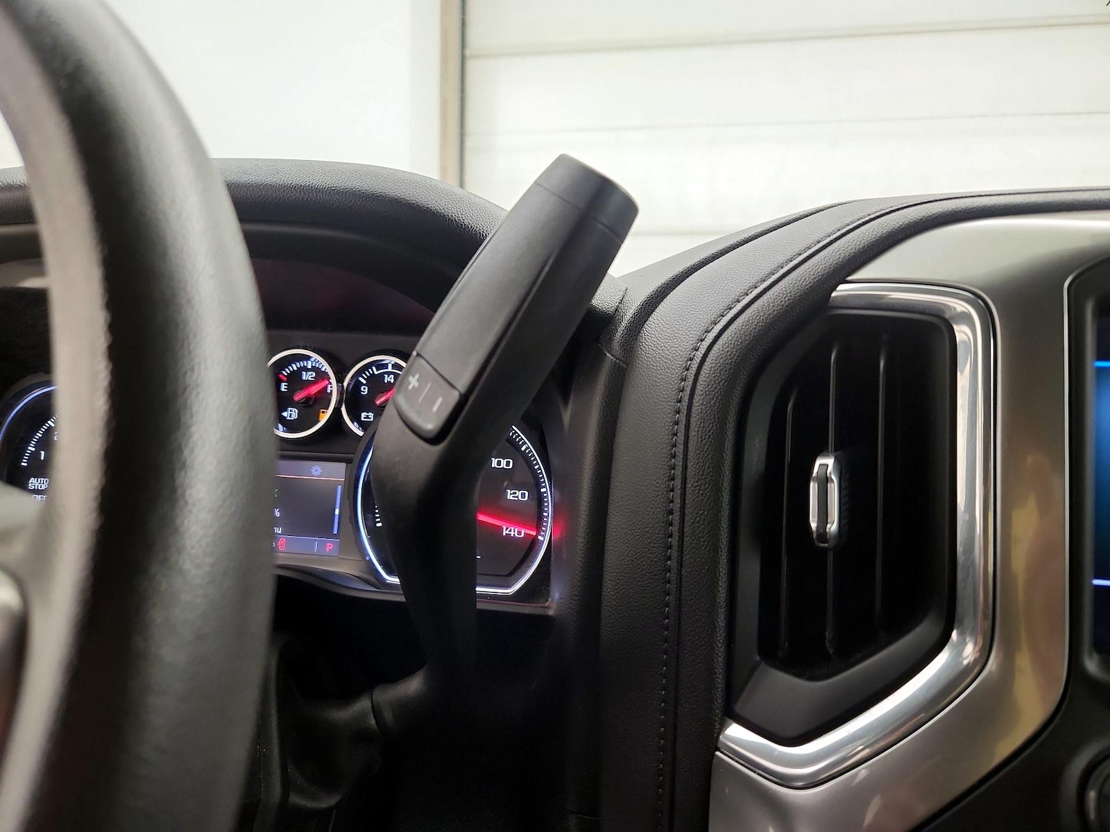 2020 Chevrolet Silverado 1500 LT - Photo 18