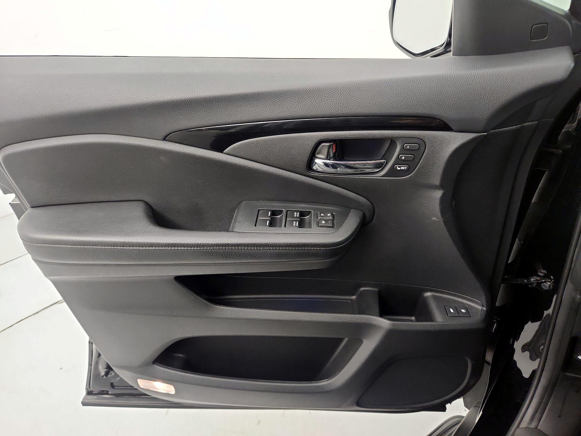 Thumbnail: 2022 Honda Pilot - 12