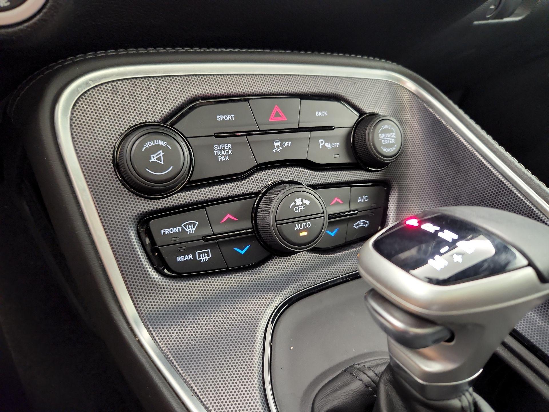 Thumbnail: 2015 Dodge Challenger - 16