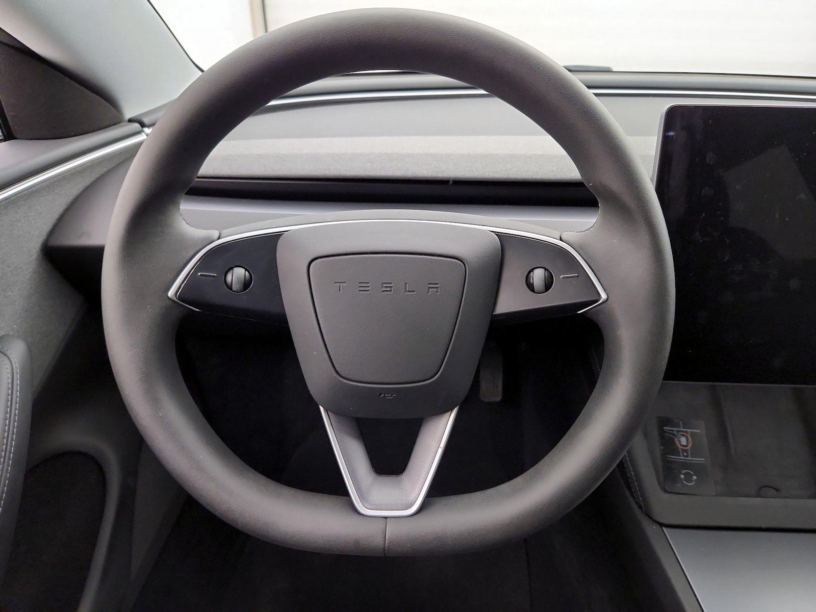 2025 Tesla Model 3 Long Range - Photo 11