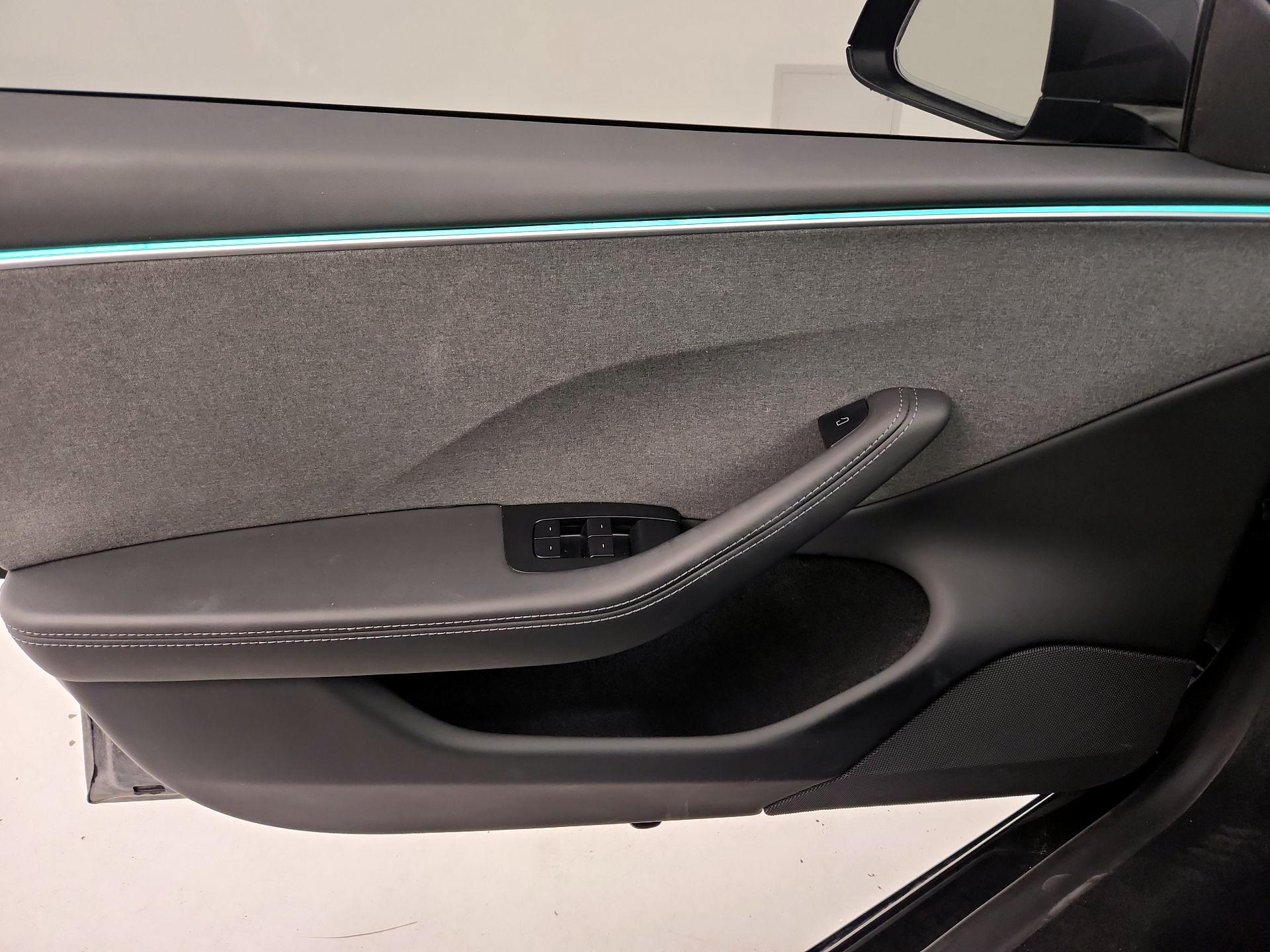 Thumbnail: 2025 Tesla Model 3 - 12
