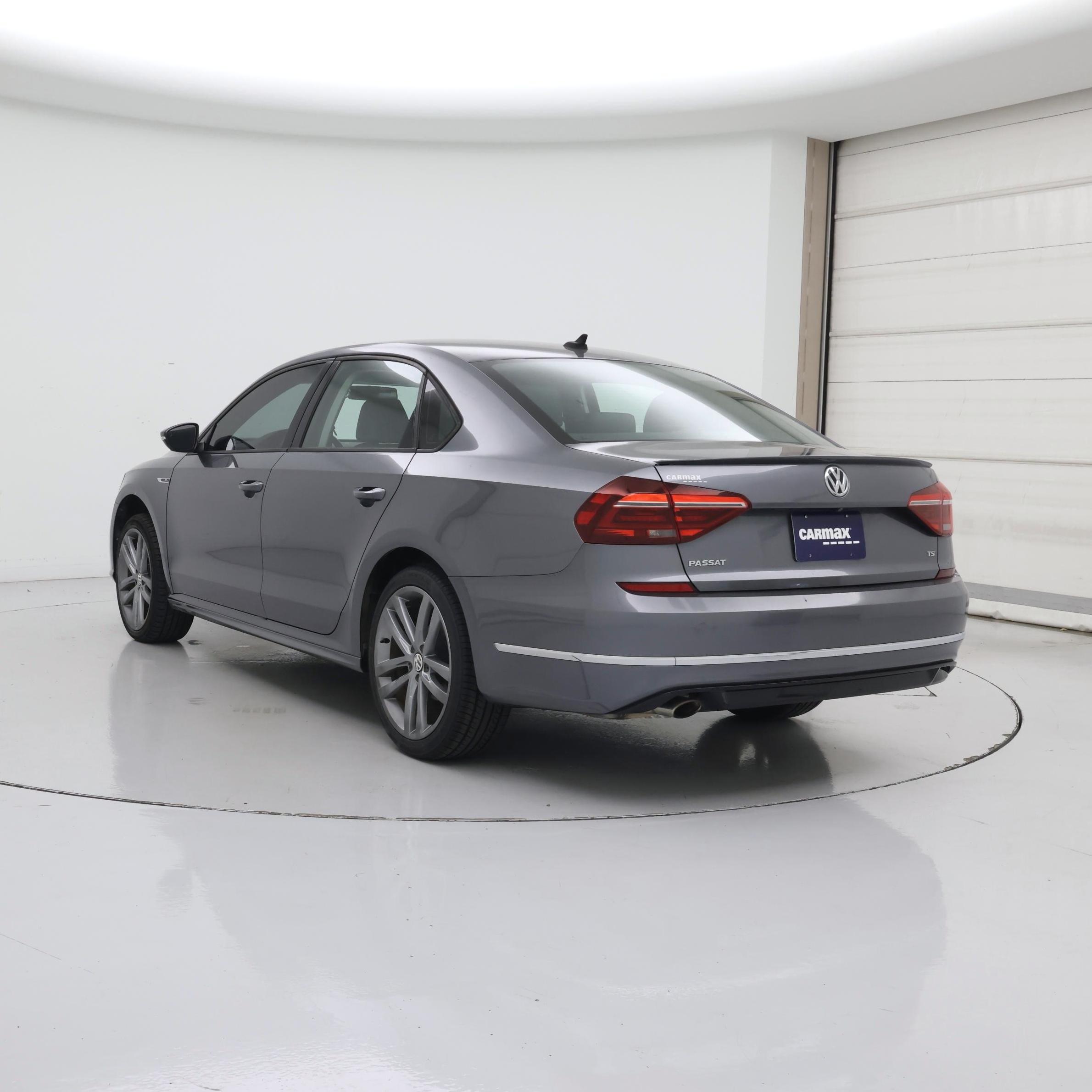 Thumbnail: 2018 Volkswagen Passat - 2