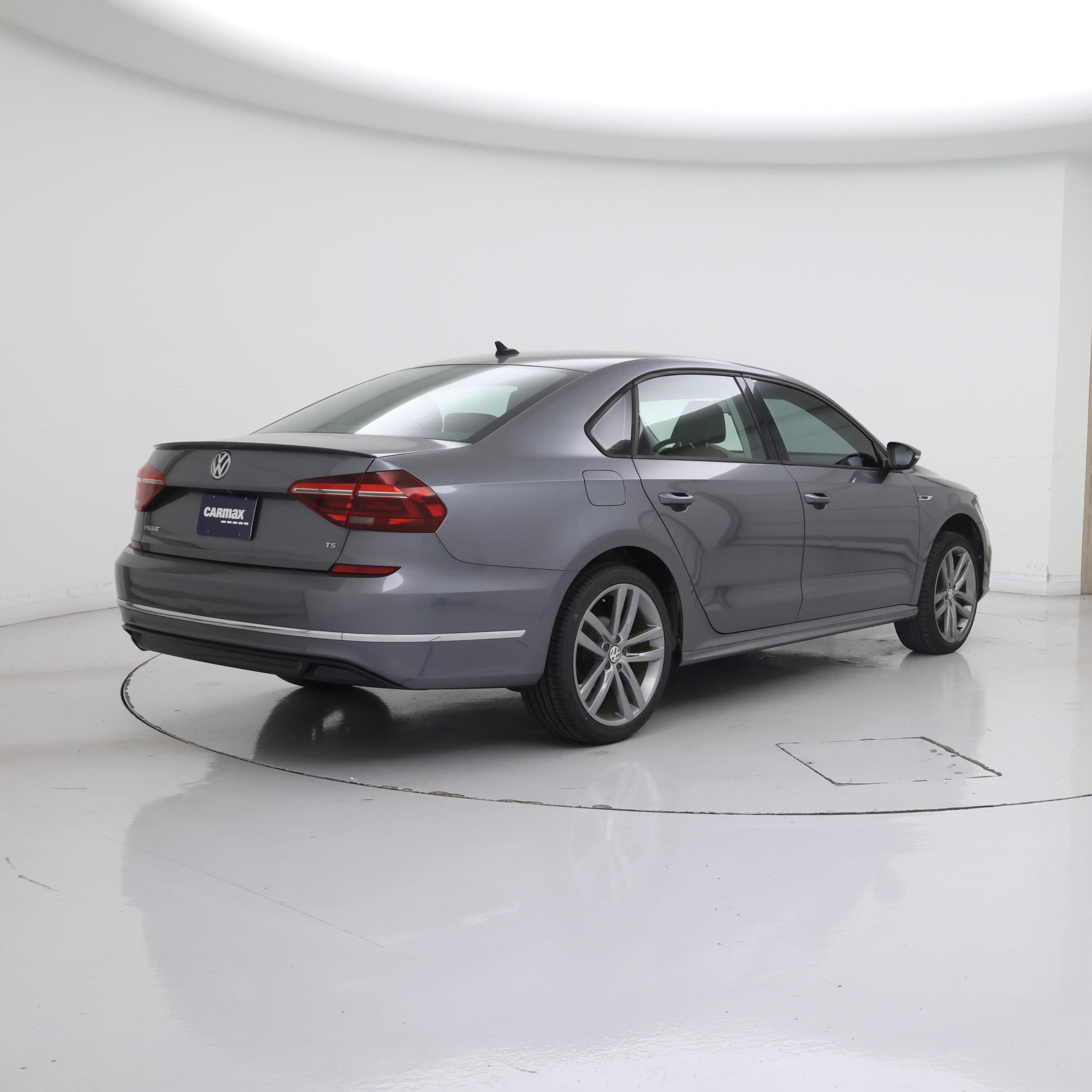 Thumbnail: 2018 Volkswagen Passat - 8