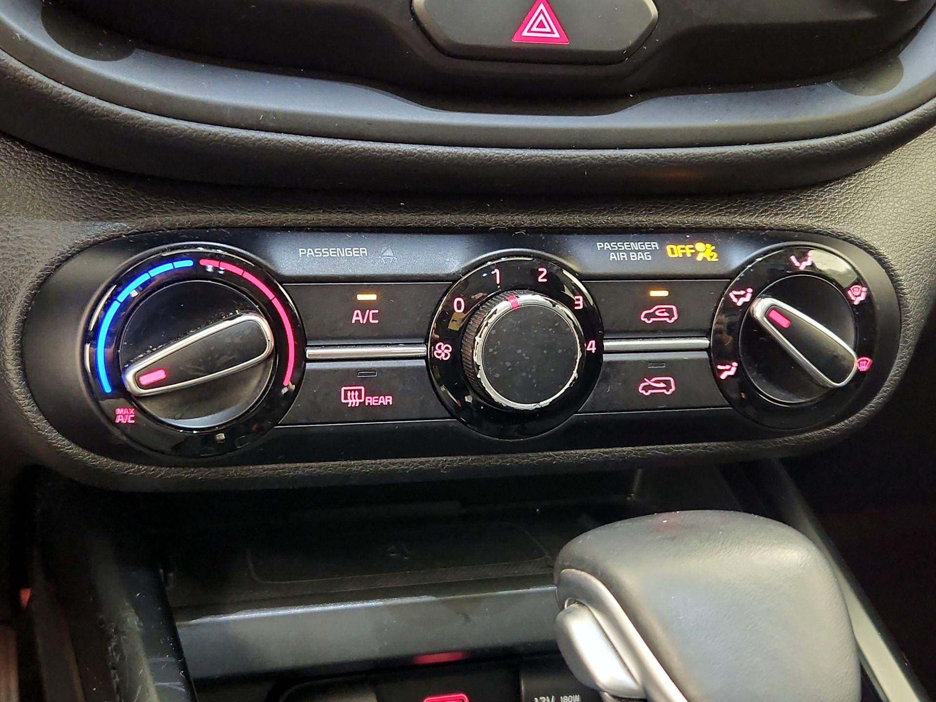 Thumbnail: 2020 Kia Soul - 16