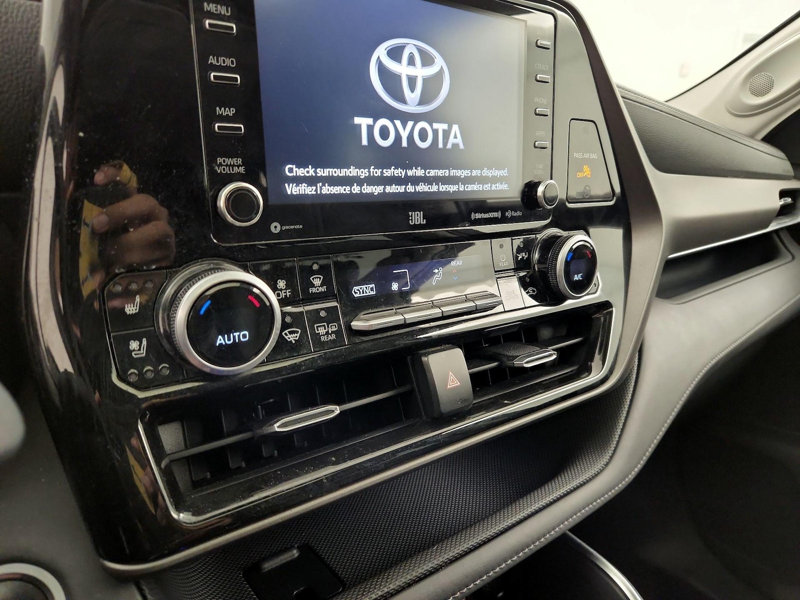 2021 Toyota Highlander Limited - Photo 17