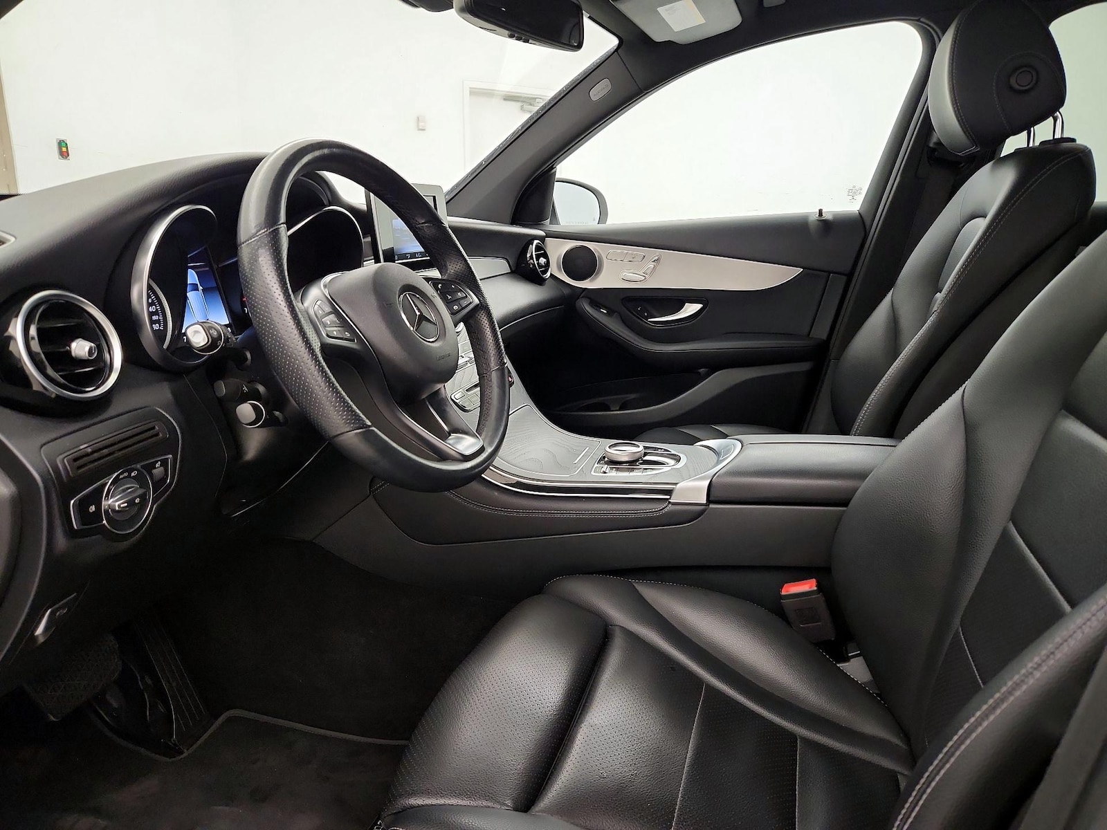 2019 Mercedes-Benz GLC GLC300 - Photo 12