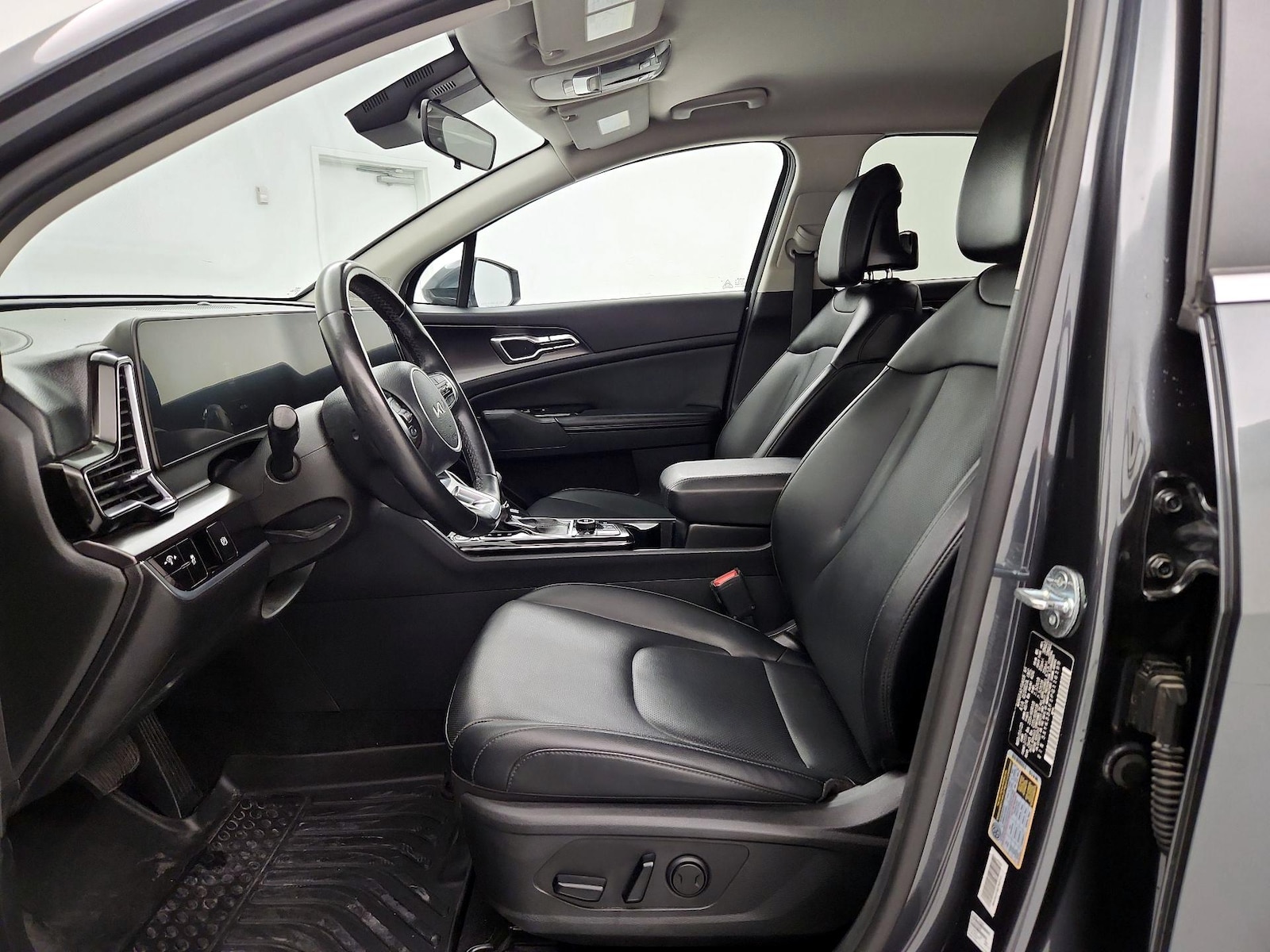 2023 Kia Sportage EX - Photo 12