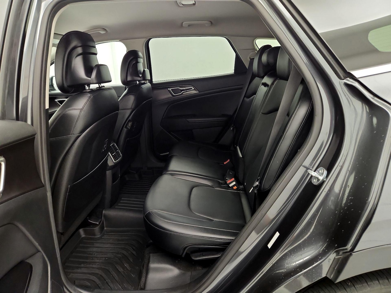 2023 Kia Sportage EX - Photo 21