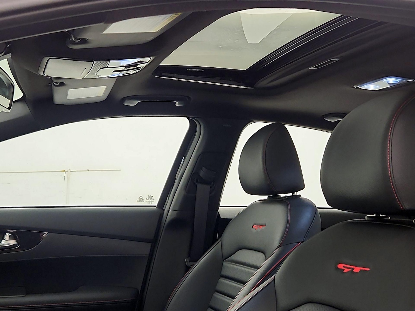 Sunroof(s) & Overhead Airbags