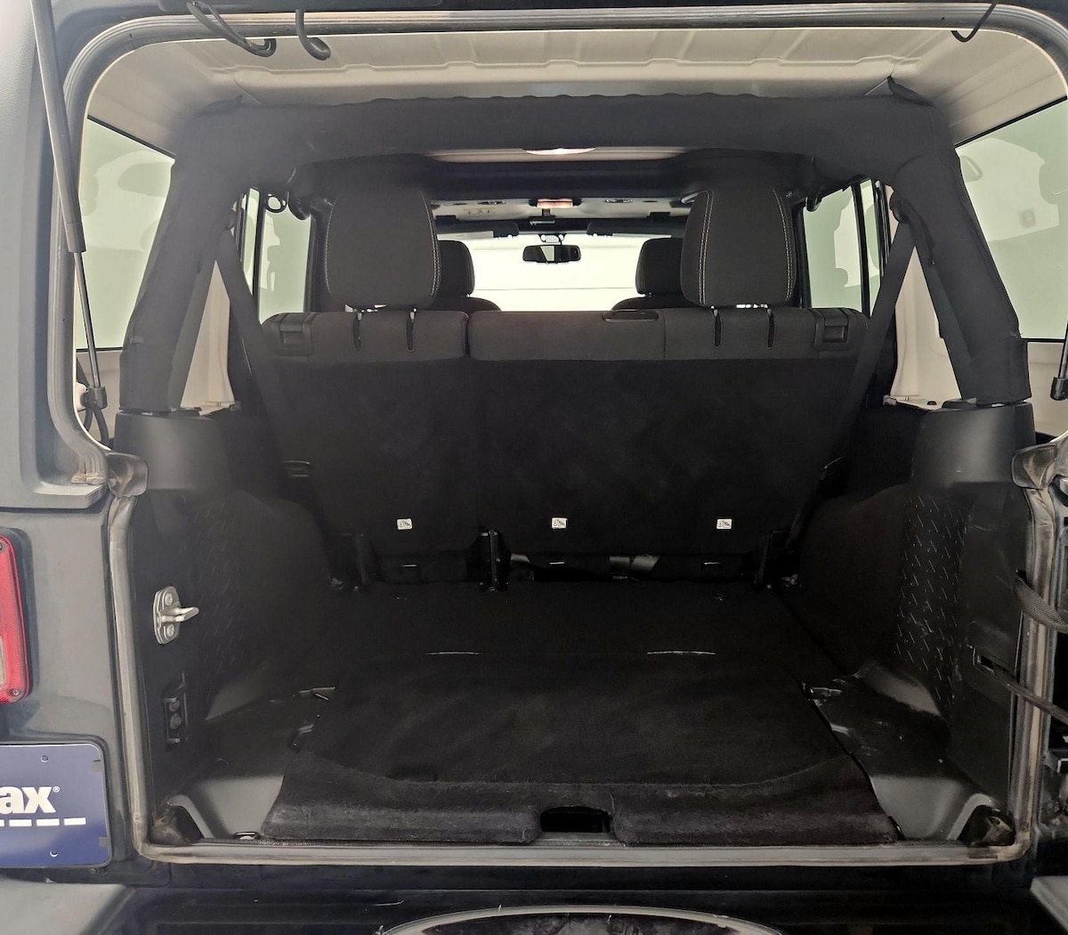 Trunk/Cargo (Seats Up)
