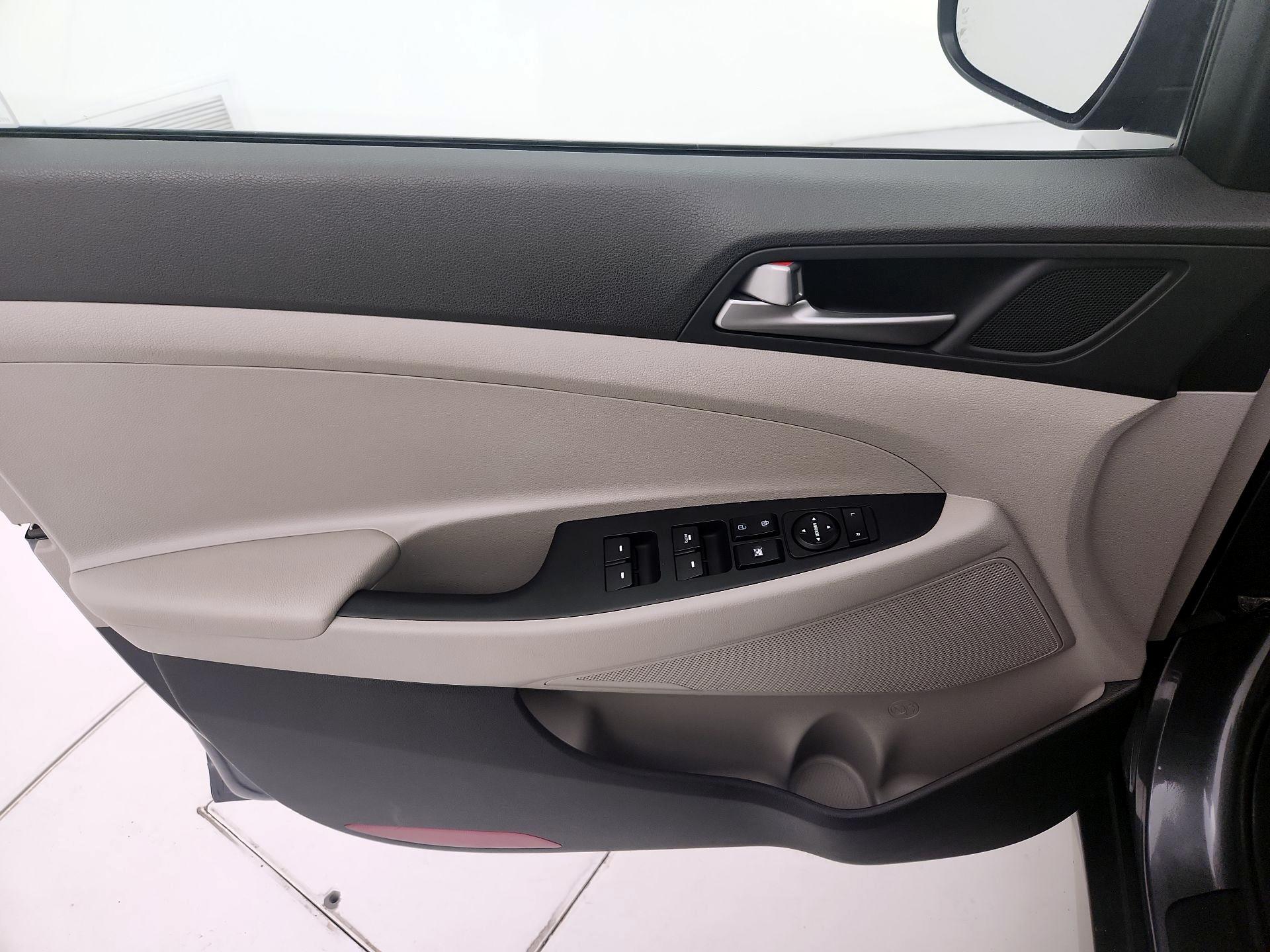 Thumbnail: 2018 Hyundai Tucson - 12