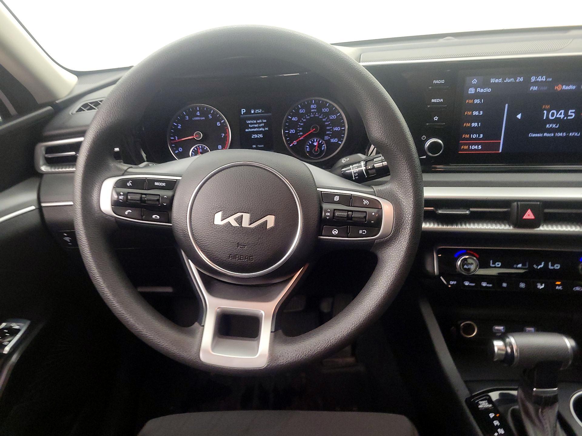 Thumbnail: 2023 Kia K5 - 10