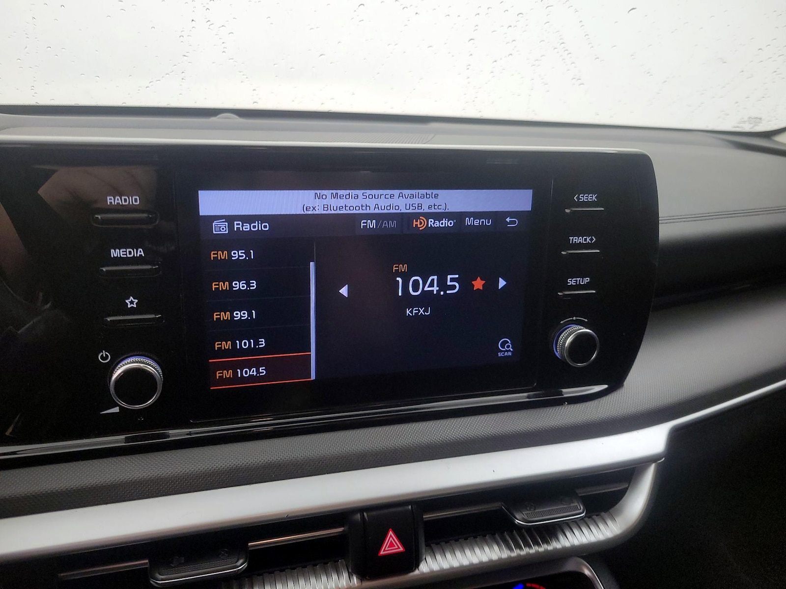 2023 Kia K5 LXS - Photo 16