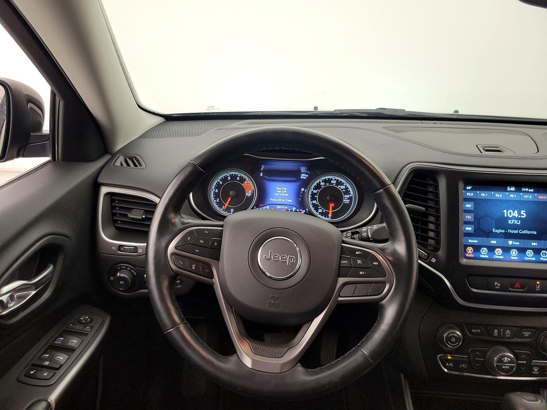 Thumbnail: 2021 Jeep Cherokee - 10