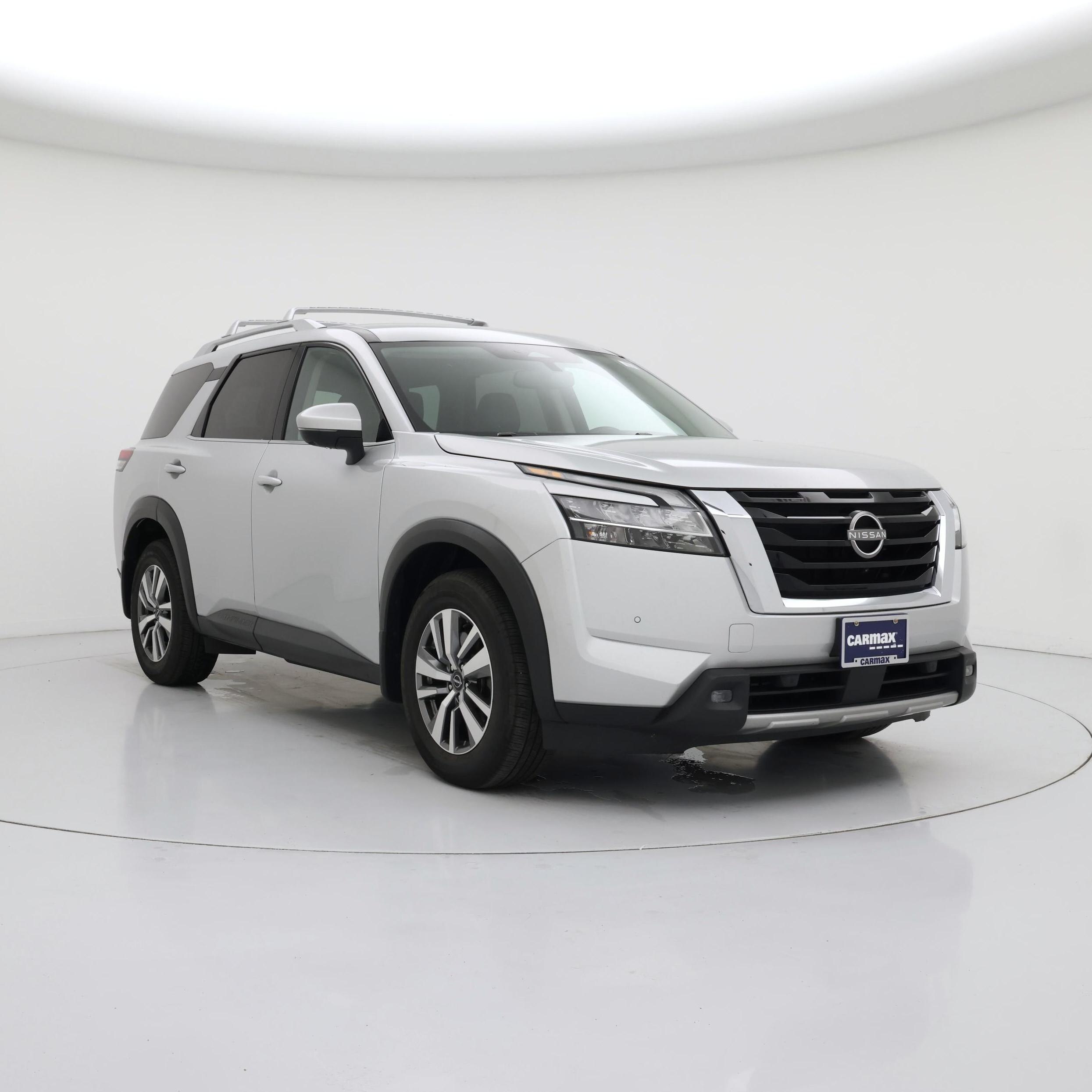 Silver 2022 Nissan Pathfinder SL 4WD SUV / Crossover All-Wheel Drive Automatic