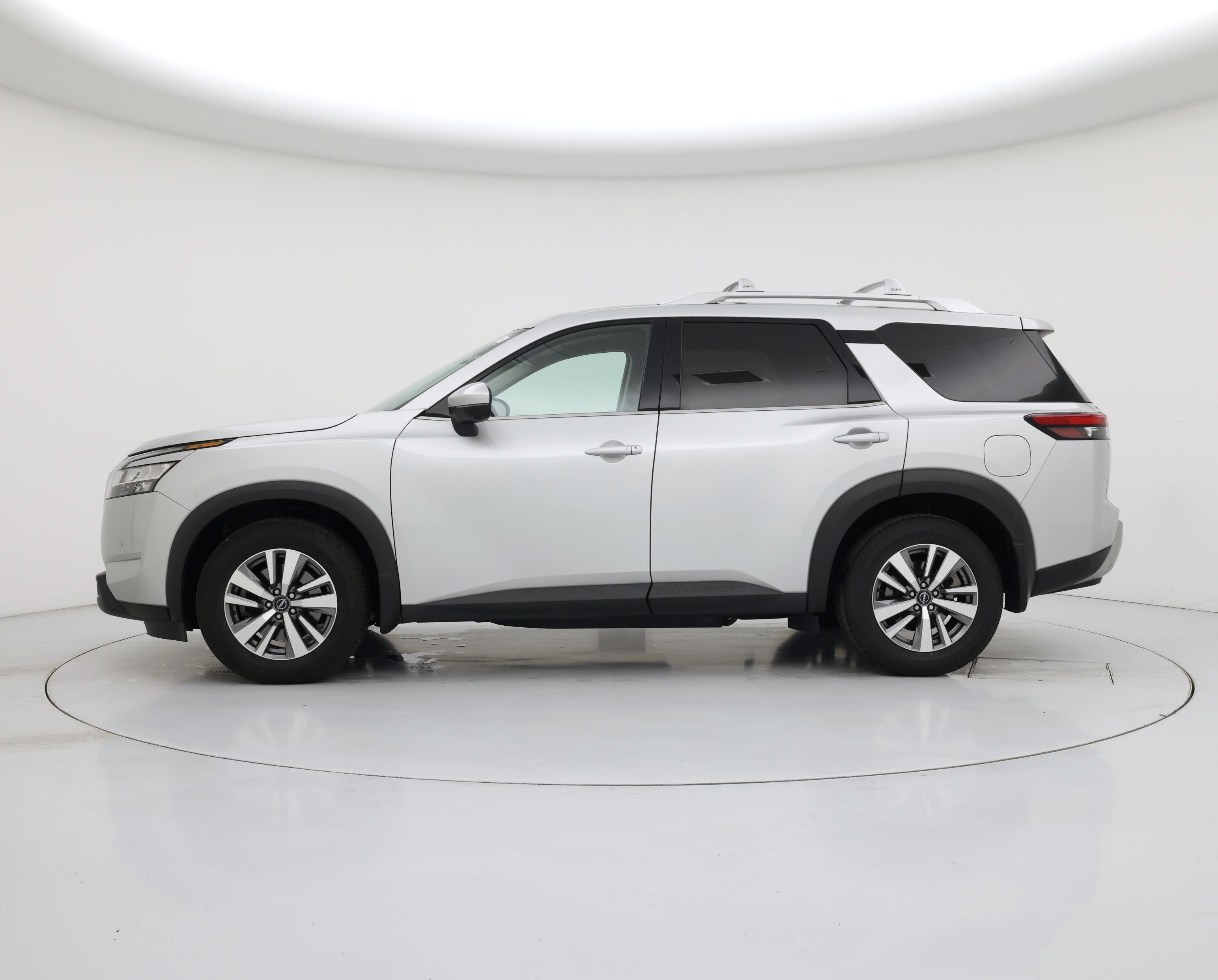 Thumbnail: 2022 Nissan Pathfinder - 3