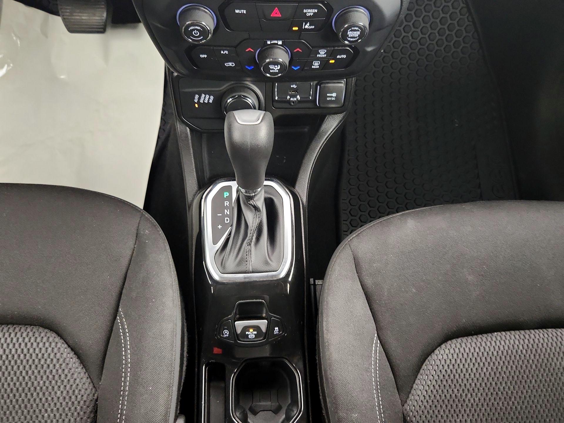 Thumbnail: 2022 Jeep Renegade - 18