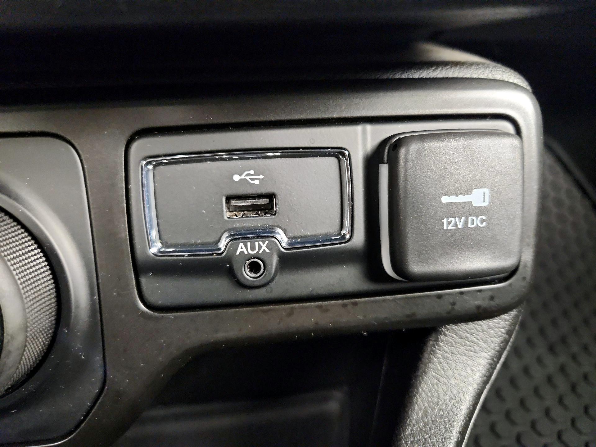 Thumbnail: 2022 Jeep Renegade - 19
