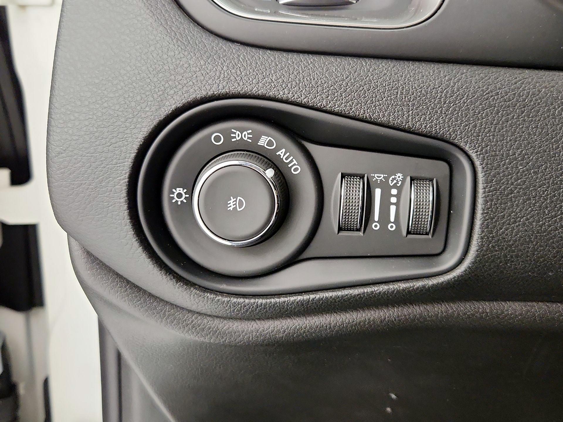 Thumbnail: 2022 Jeep Renegade - 13