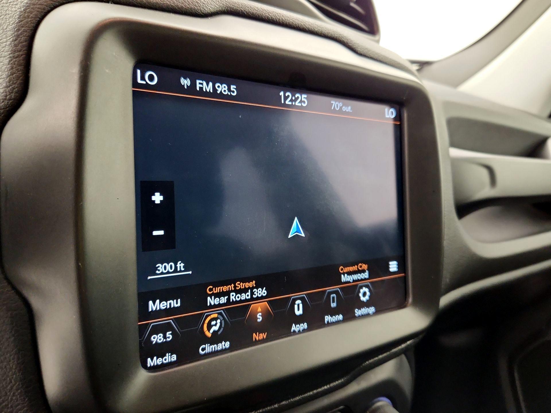 Thumbnail: 2022 Jeep Renegade - 14