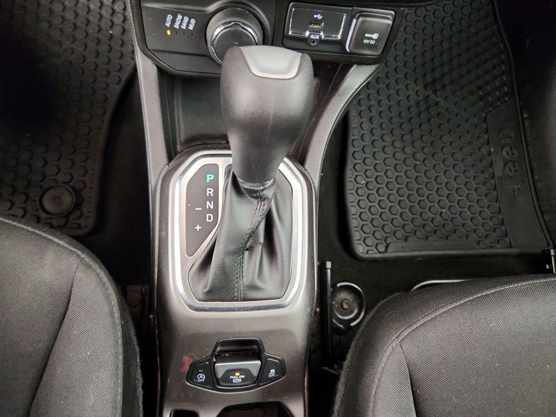 Thumbnail: 2022 Jeep Renegade - 18