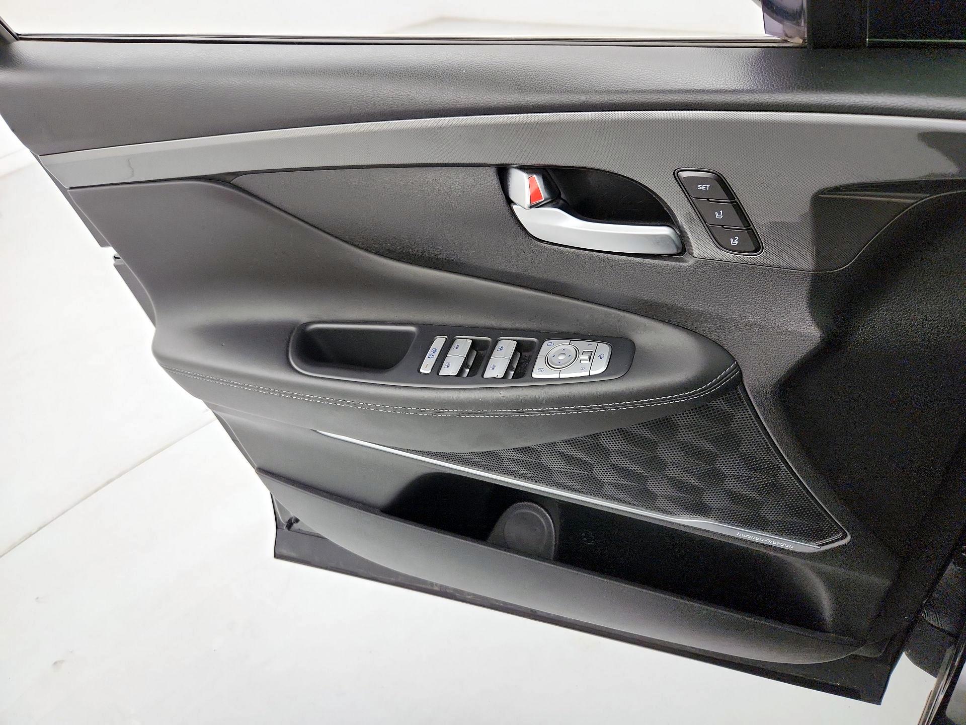 Thumbnail: 2022 Hyundai Santa Fe - 12