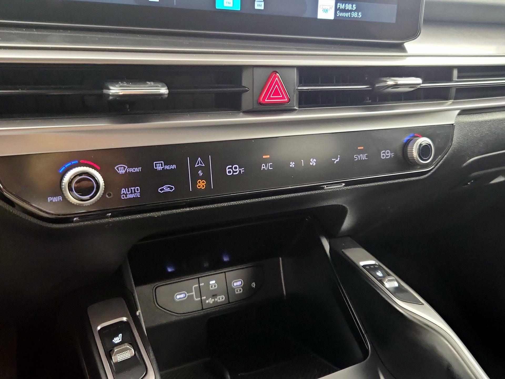Thumbnail: 2025 Kia Sorento - 17
