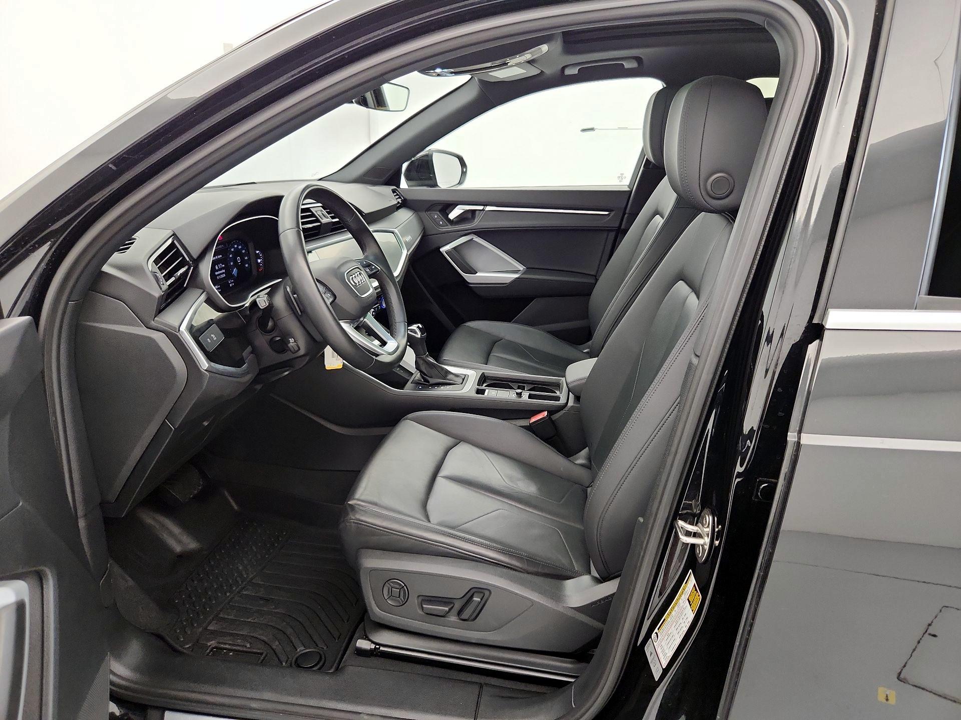 Thumbnail: 2025 Audi Q3 - 11