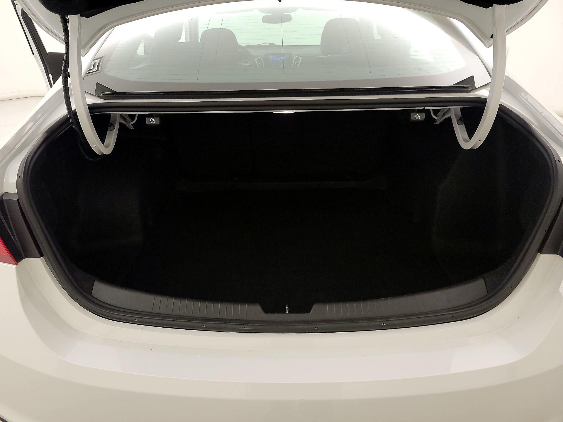 Thumbnail: 2021 Chevrolet Malibu - 20