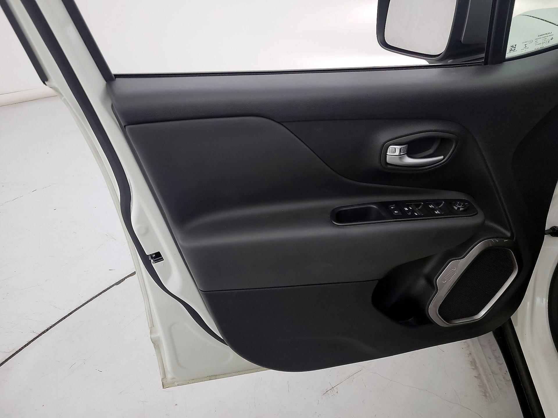 Thumbnail: 2020 Jeep Renegade - 12