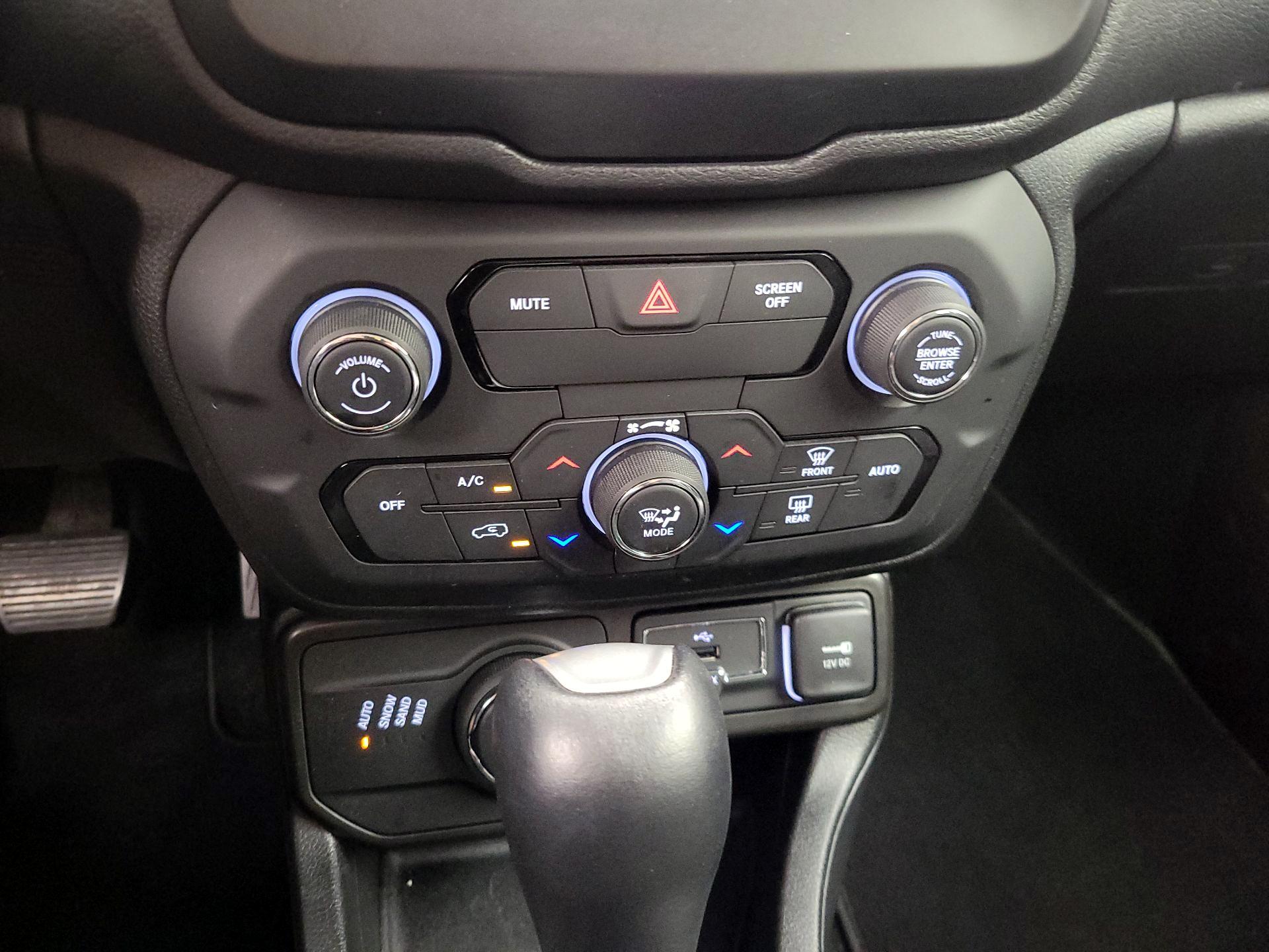 Thumbnail: 2020 Jeep Renegade - 16
