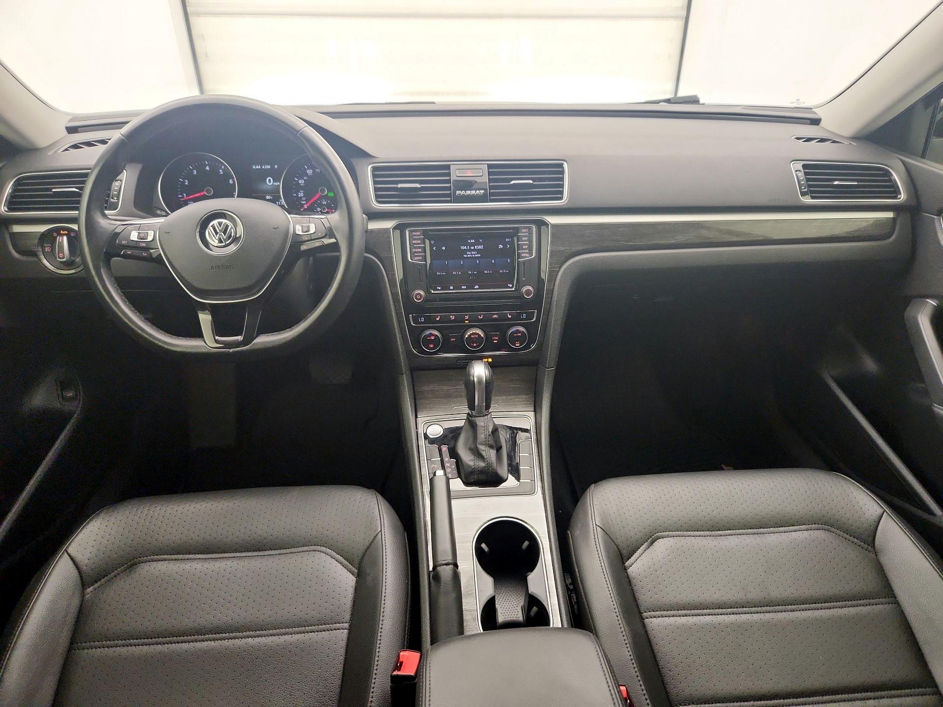 Thumbnail: 2018 Volkswagen Passat - 9