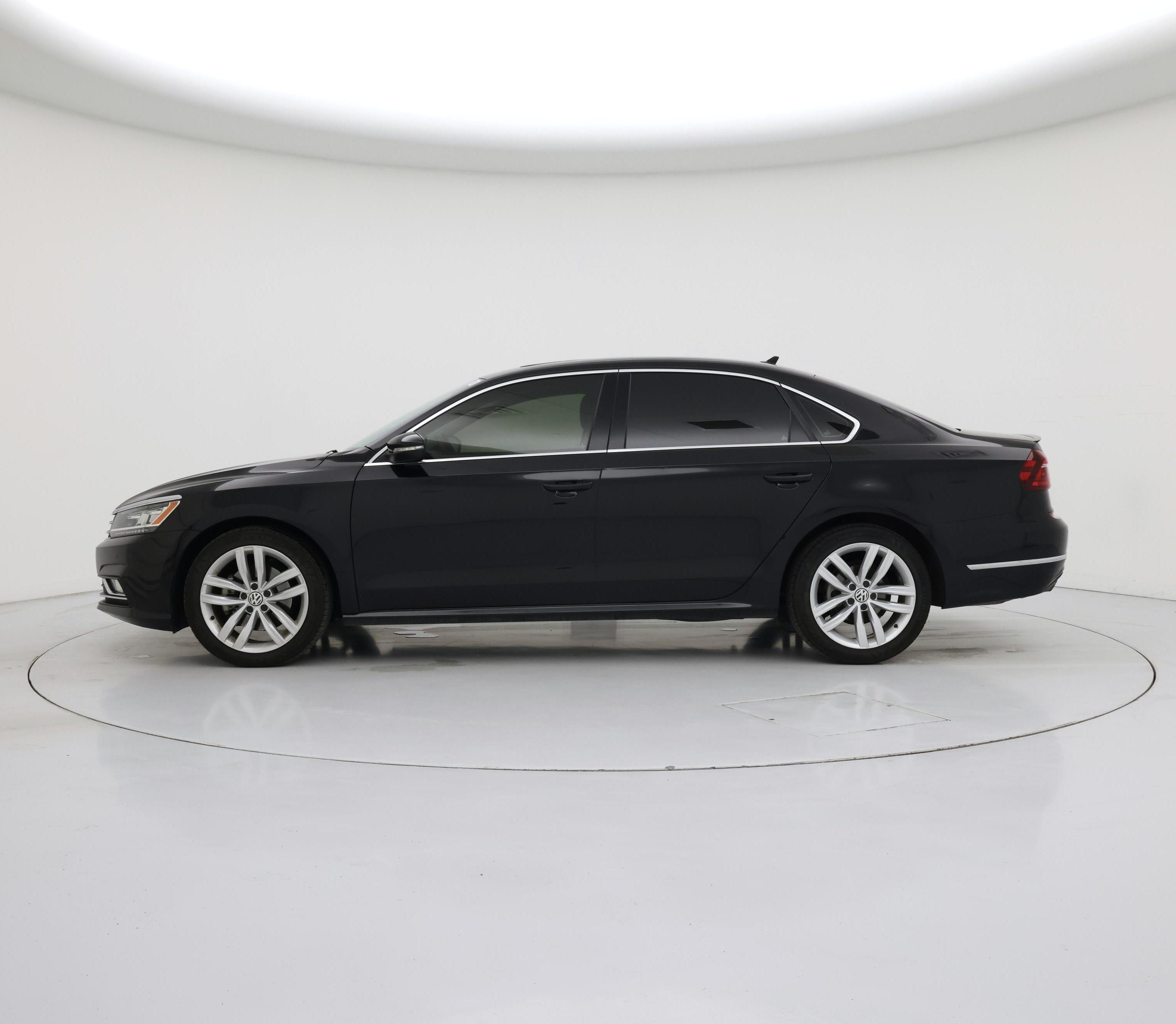 Thumbnail: 2018 Volkswagen Passat - 3