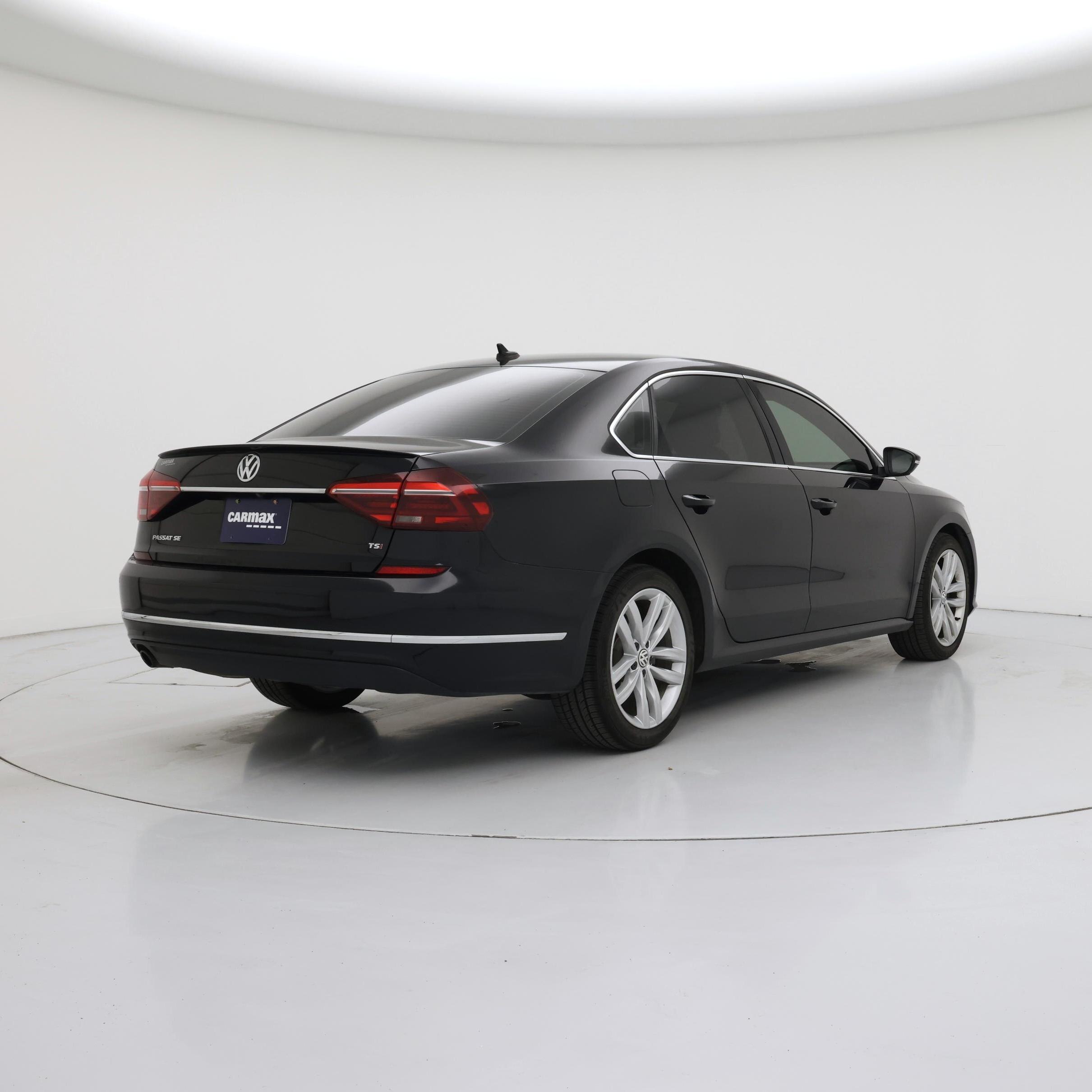 Thumbnail: 2018 Volkswagen Passat - 8