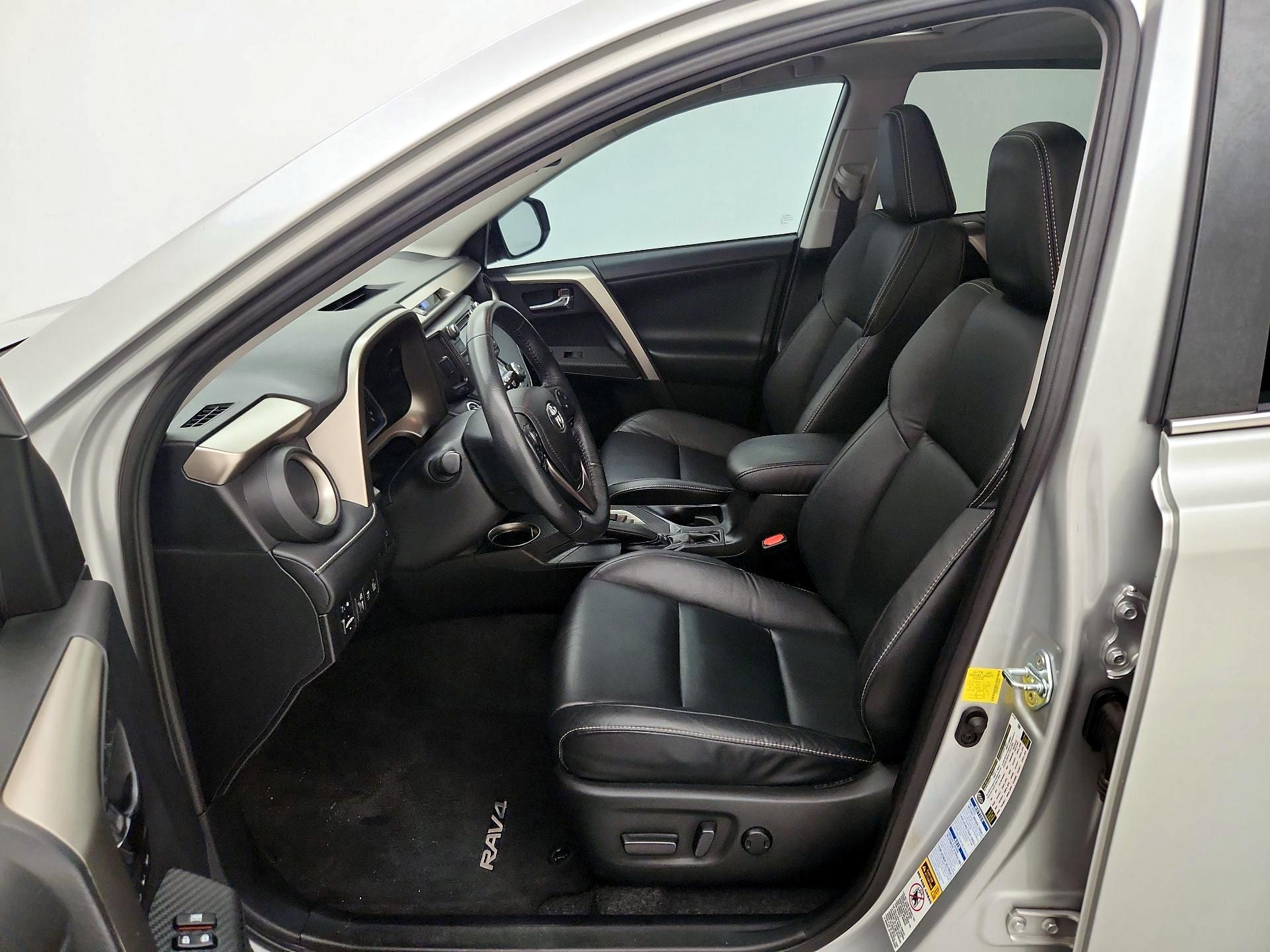Thumbnail: 2015 Toyota RAV4 - 11