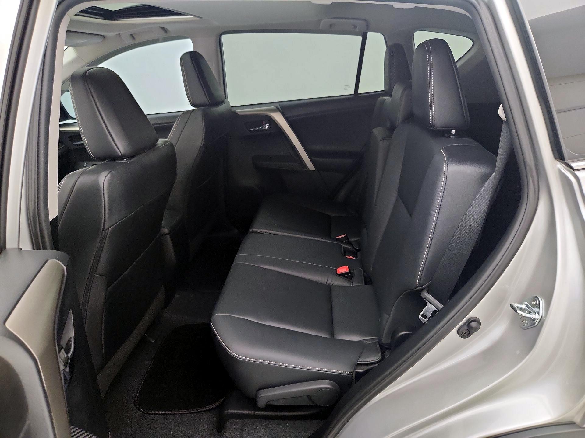 Thumbnail: 2015 Toyota RAV4 - 20