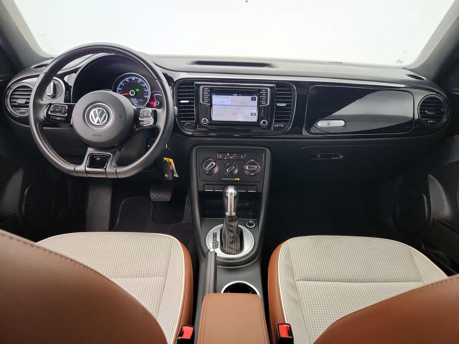 Thumbnail: 2017 Volkswagen Beetle - 9